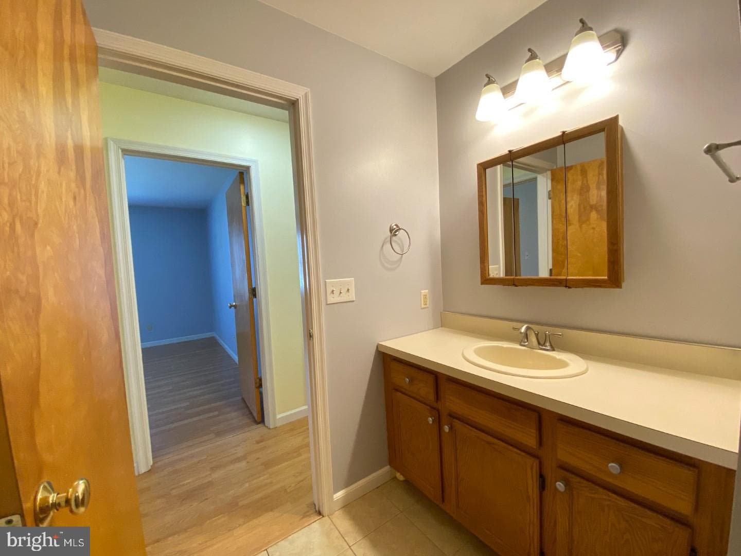 417 Jeffreys Lane photo 32
