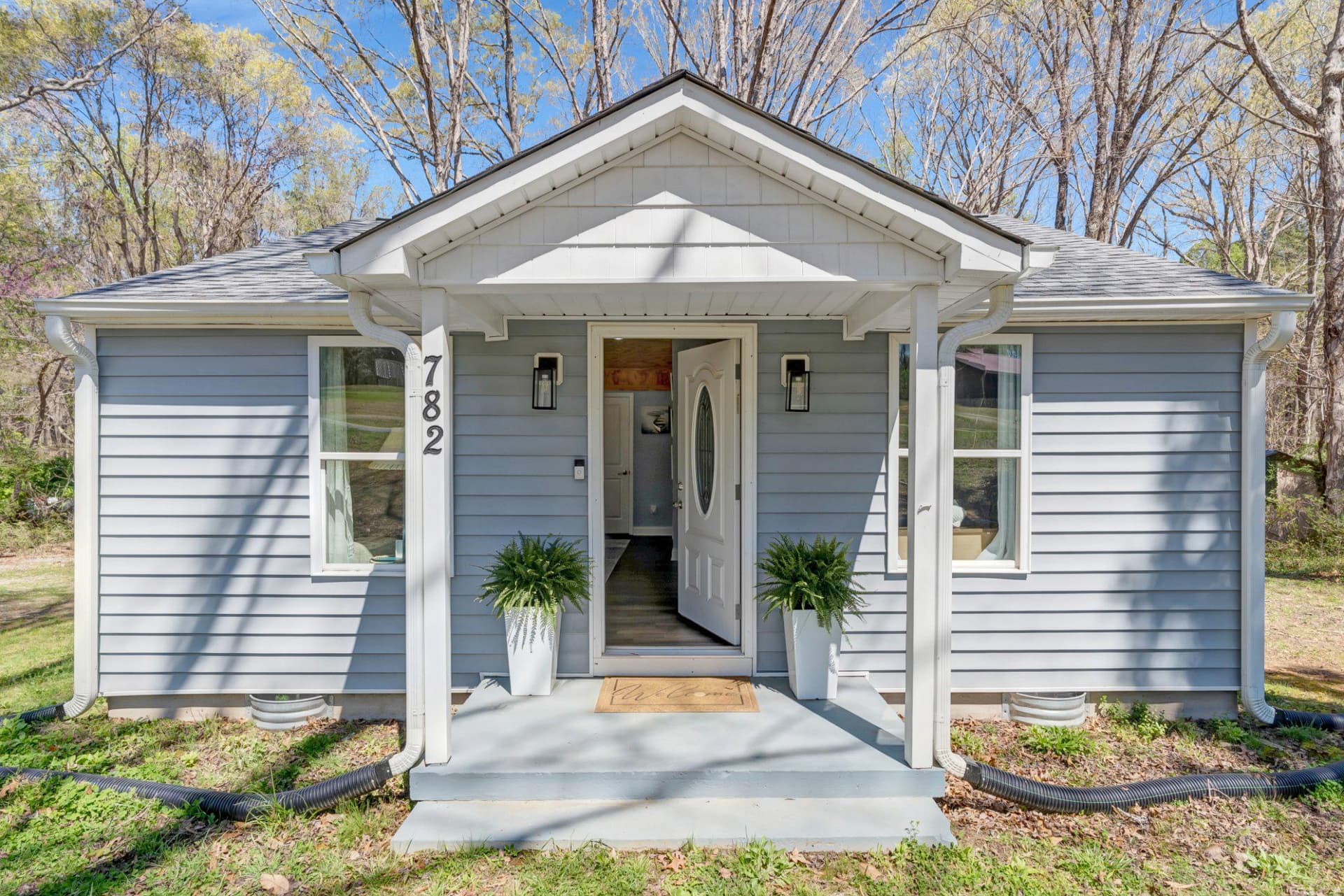 782 Mount Ararat Road, Clarksville