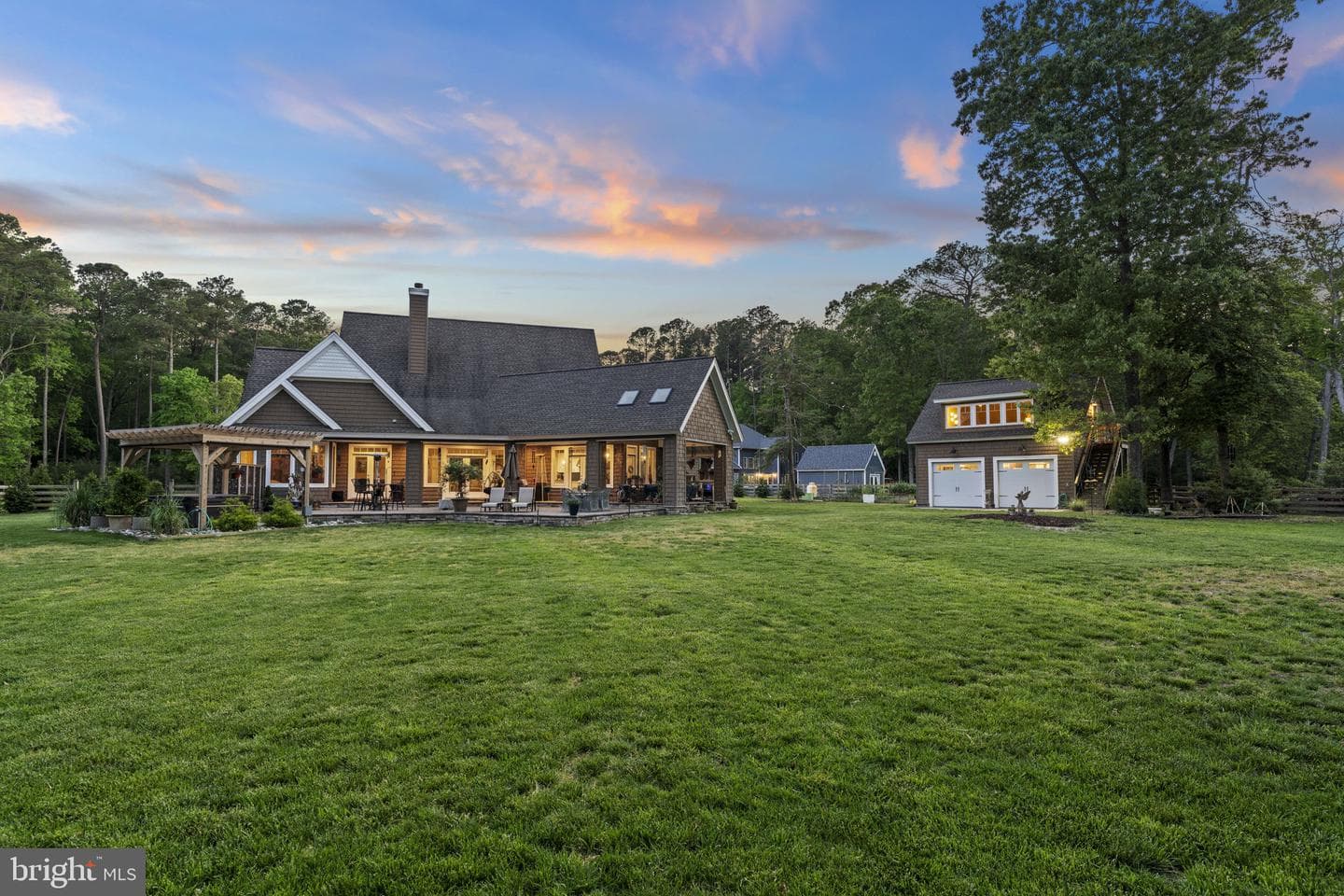 553 Waterfront Lane photo 3
