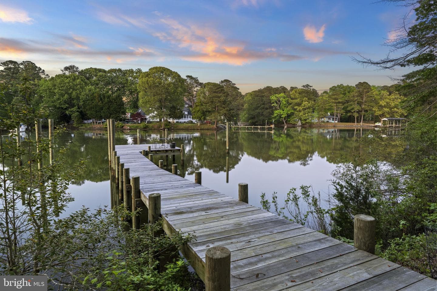 553 Waterfront Lane photo 4