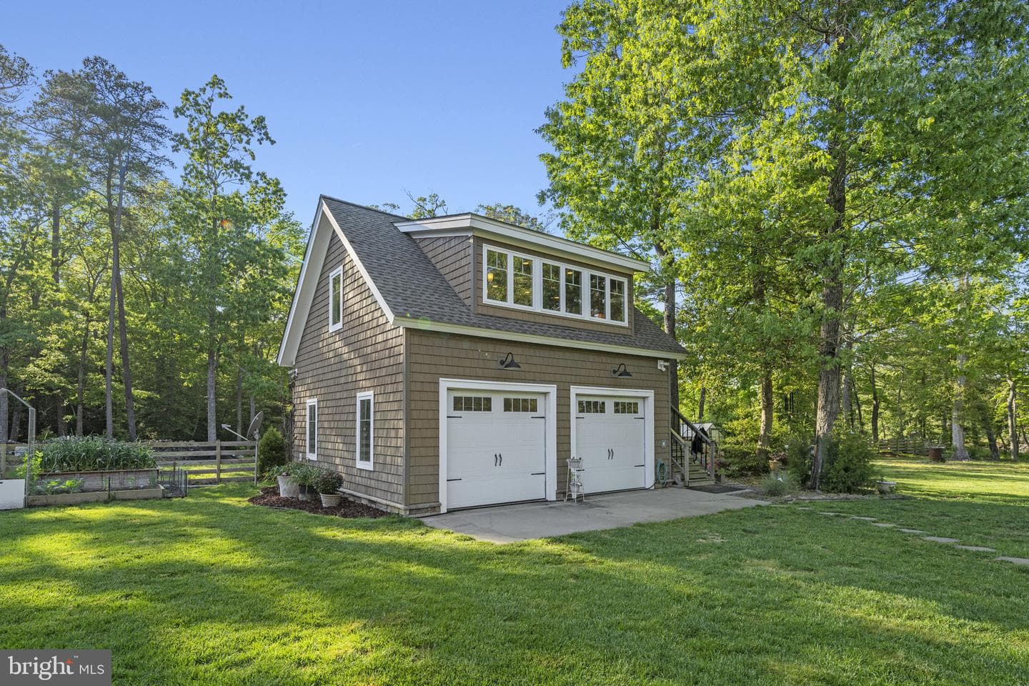 553 Waterfront Lane photo 5