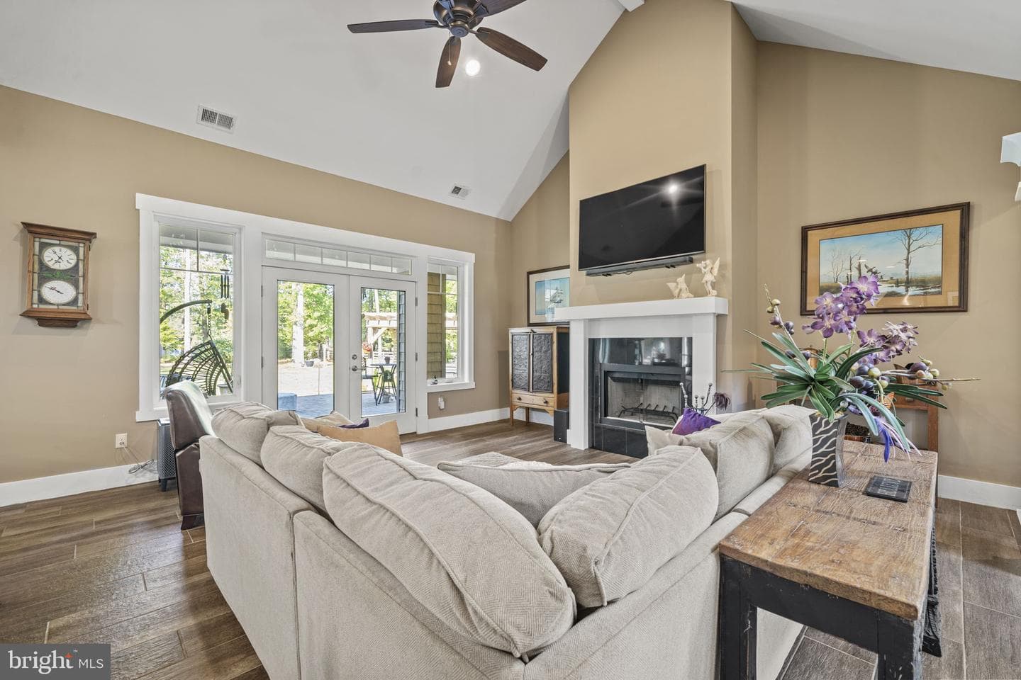 553 Waterfront Lane photo 8
