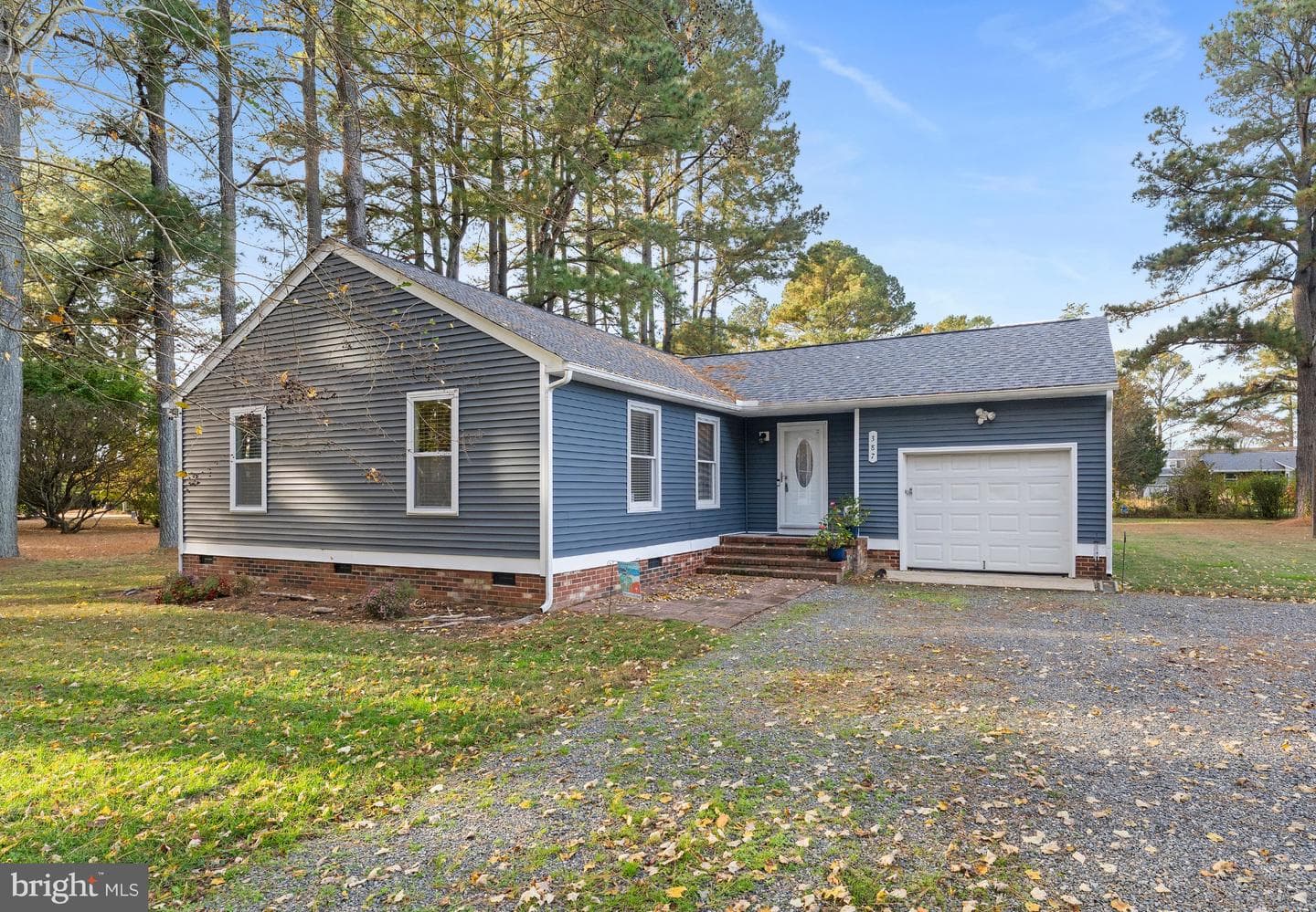 387 N Shore Circle photo 4