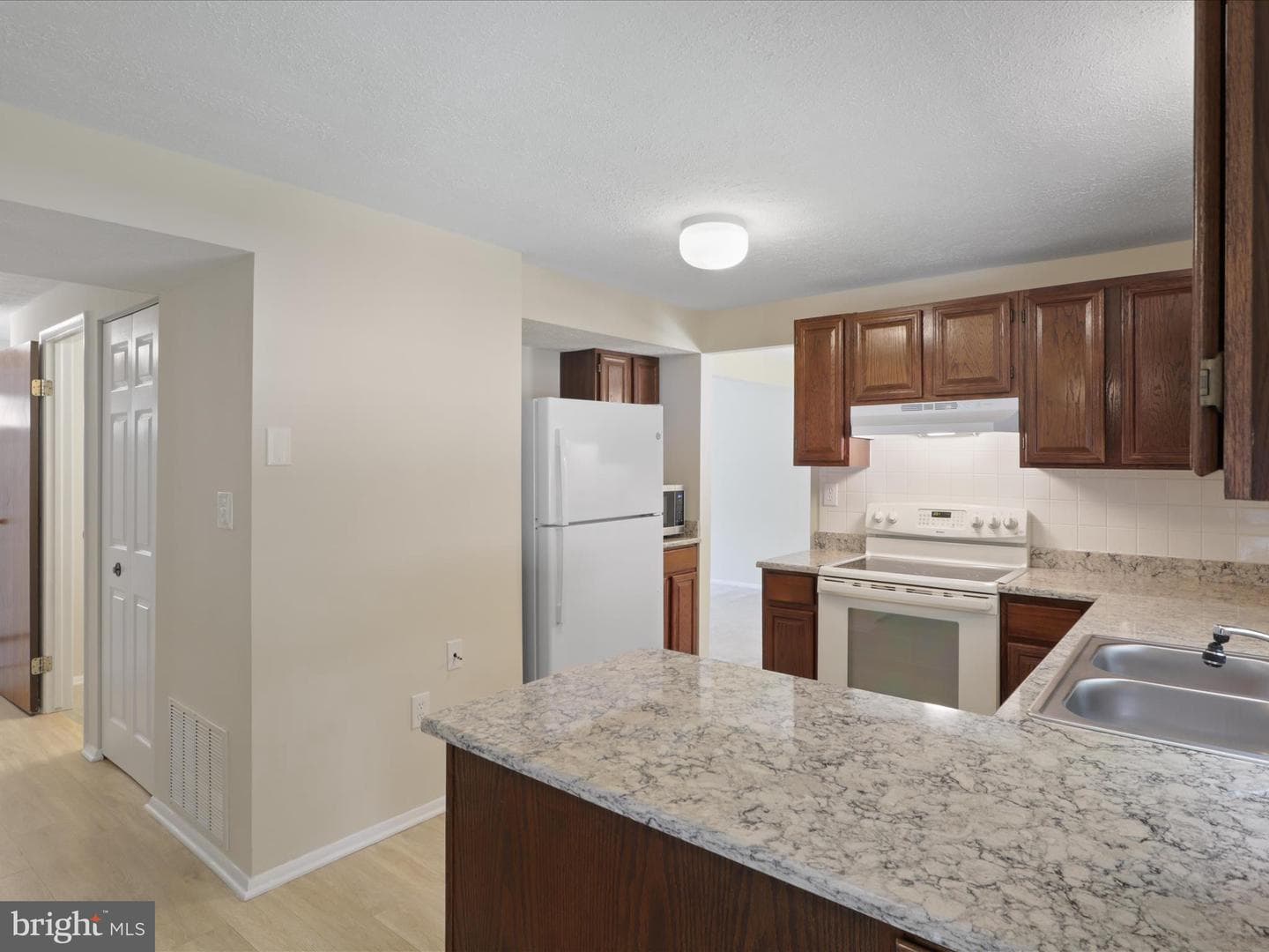 10297 Woodmont Court photo 29