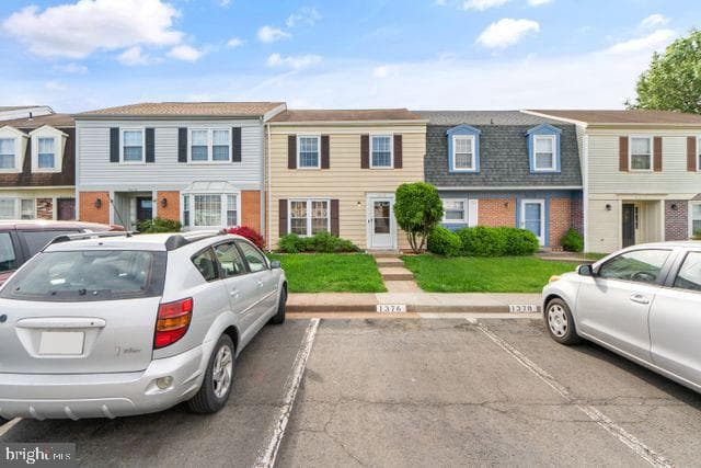 9008 Patterson Place photo 2
