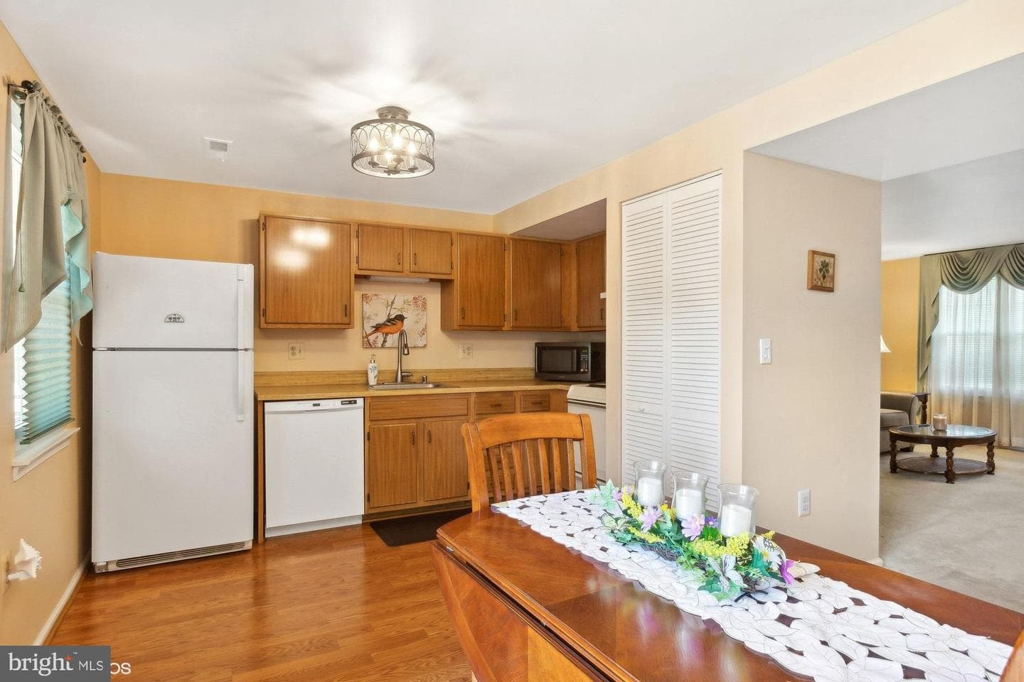 8336 Georgian Court photo 11