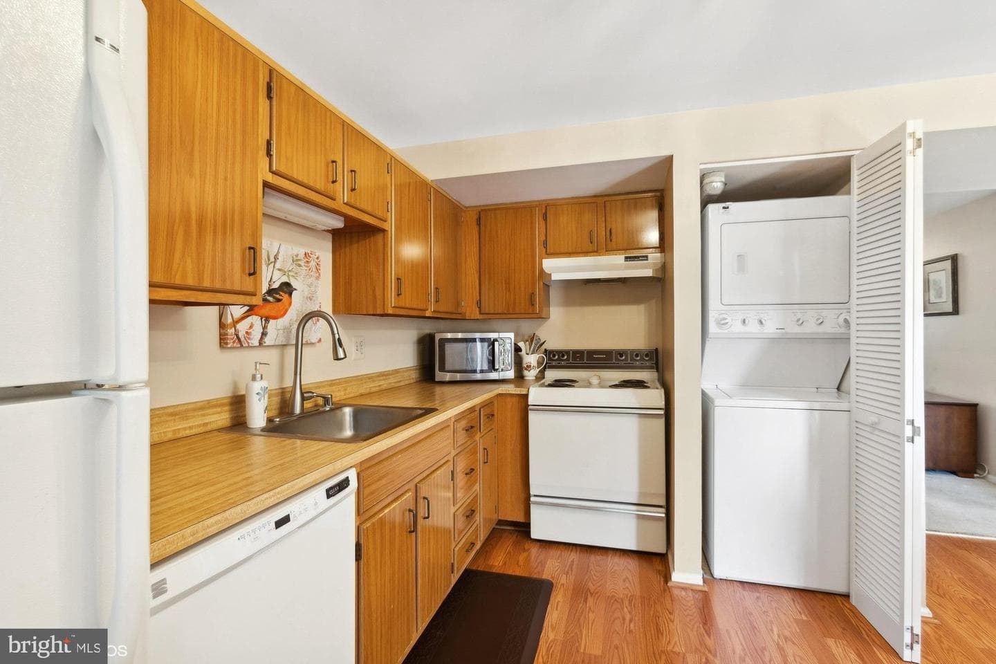 8336 Georgian Court photo 12