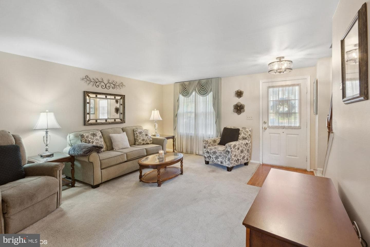 8336 Georgian Court photo 6