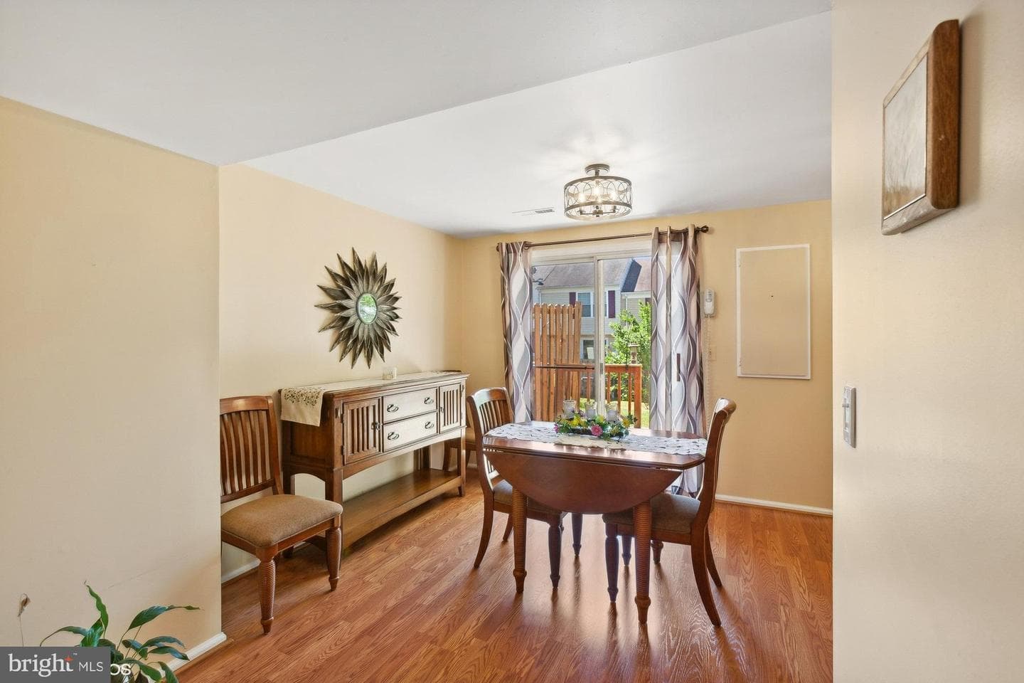 8336 Georgian Court photo 9