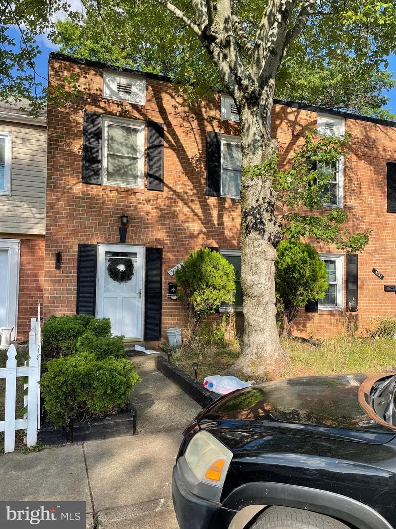 9755 Beech Place photo 2