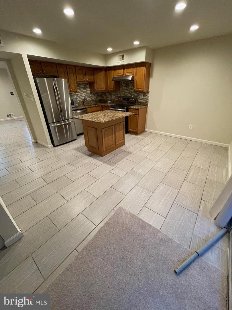 9755 Beech Place photo 5