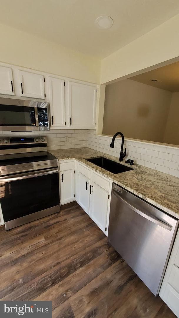 9434 Scarlet Oak Drive photo 2