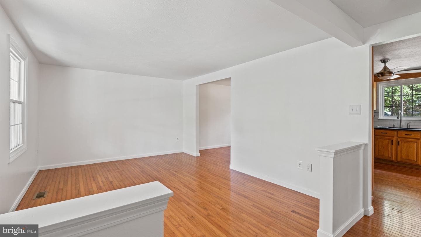 9251 Oakglen Court photo 7
