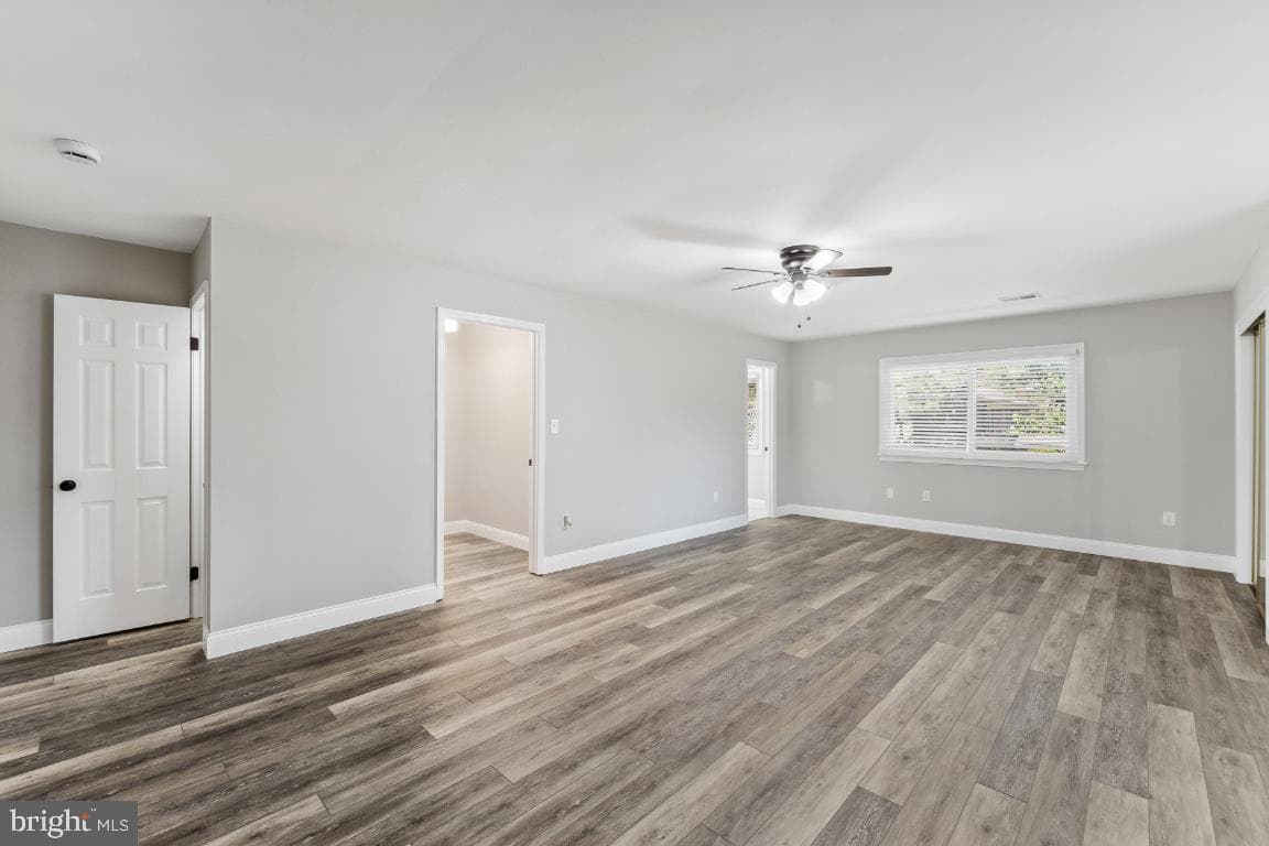 8903 Weir Street photo 17