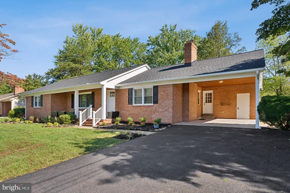 8903 Weir Street photo 2