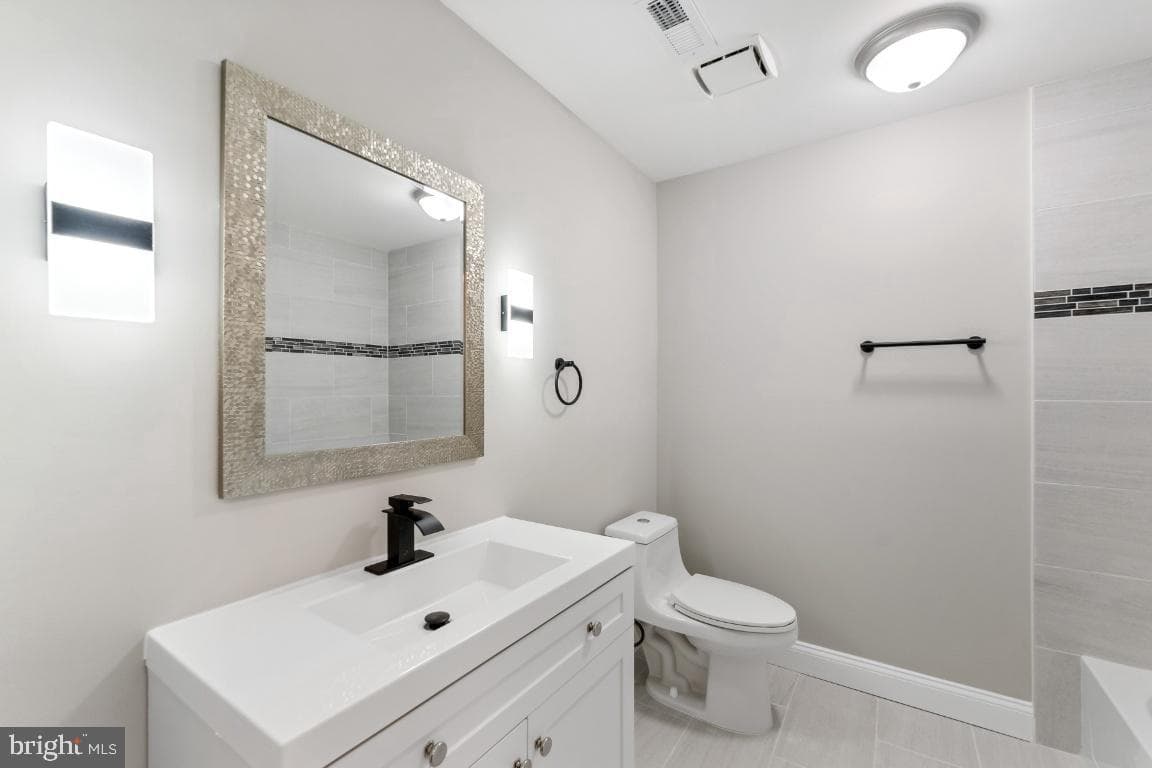 8903 Weir Street photo 22