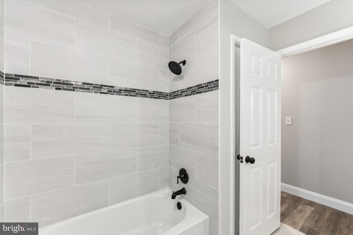 8903 Weir Street photo 23