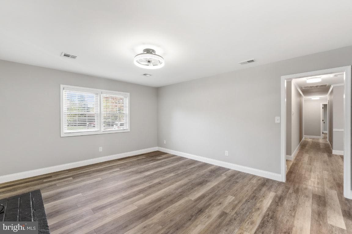 8903 Weir Street photo 24