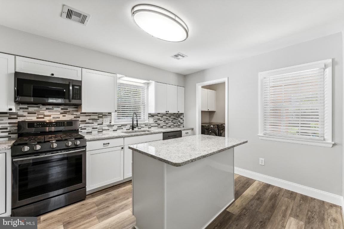 8903 Weir Street photo 3
