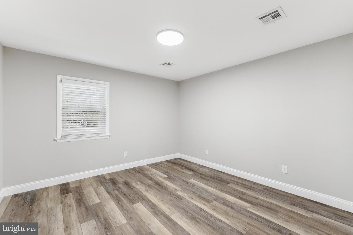 8903 Weir Street photo 33