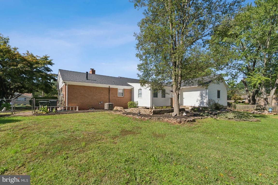 8903 Weir Street photo 37