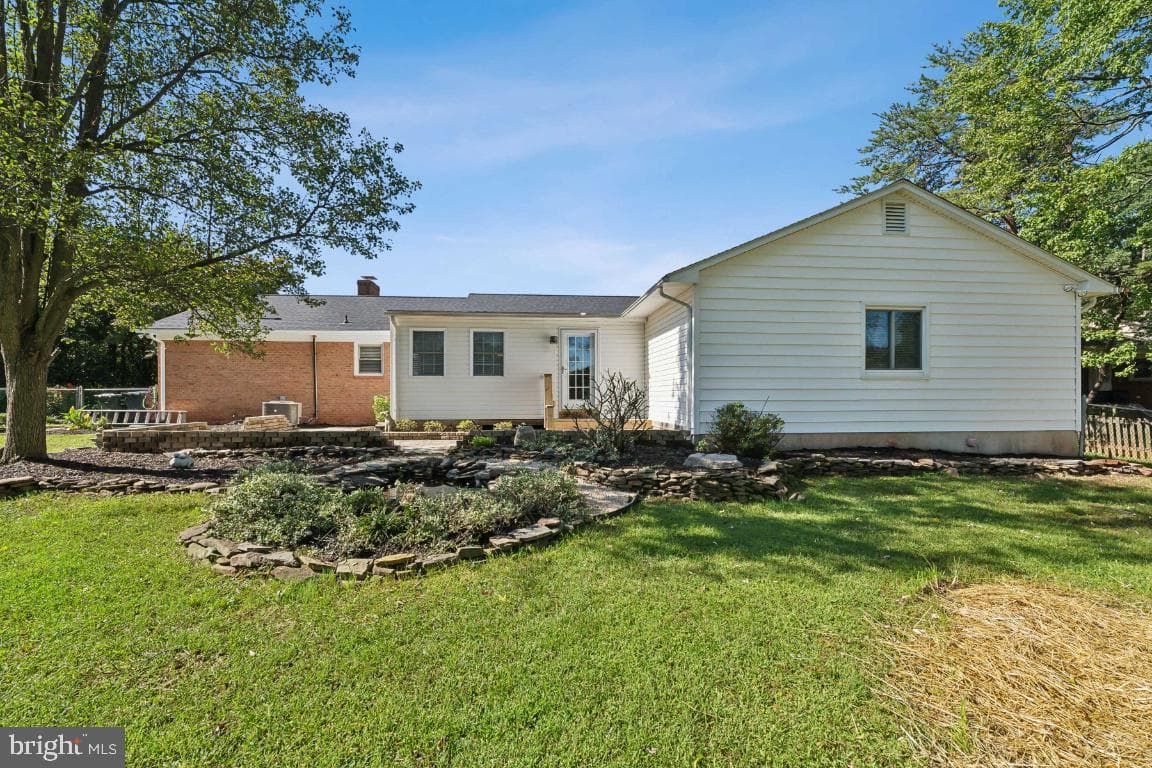 8903 Weir Street photo 39