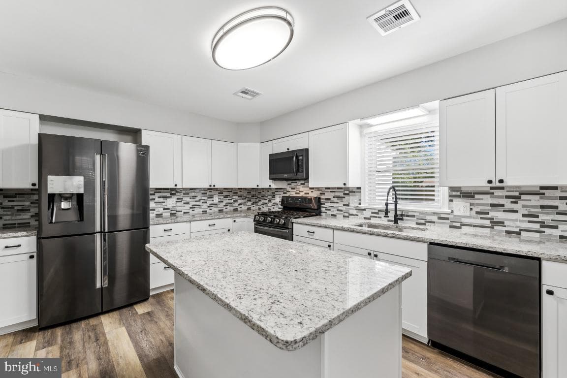 8903 Weir Street photo 6