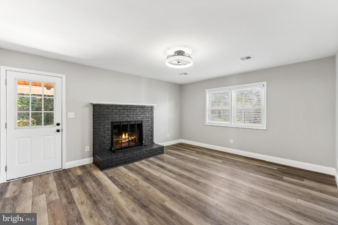 8903 Weir Street photo 8
