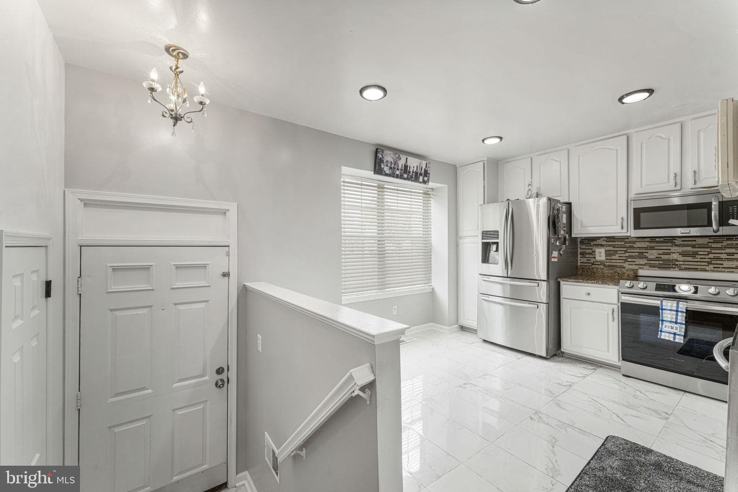 8733 Deblanc Place photo 5