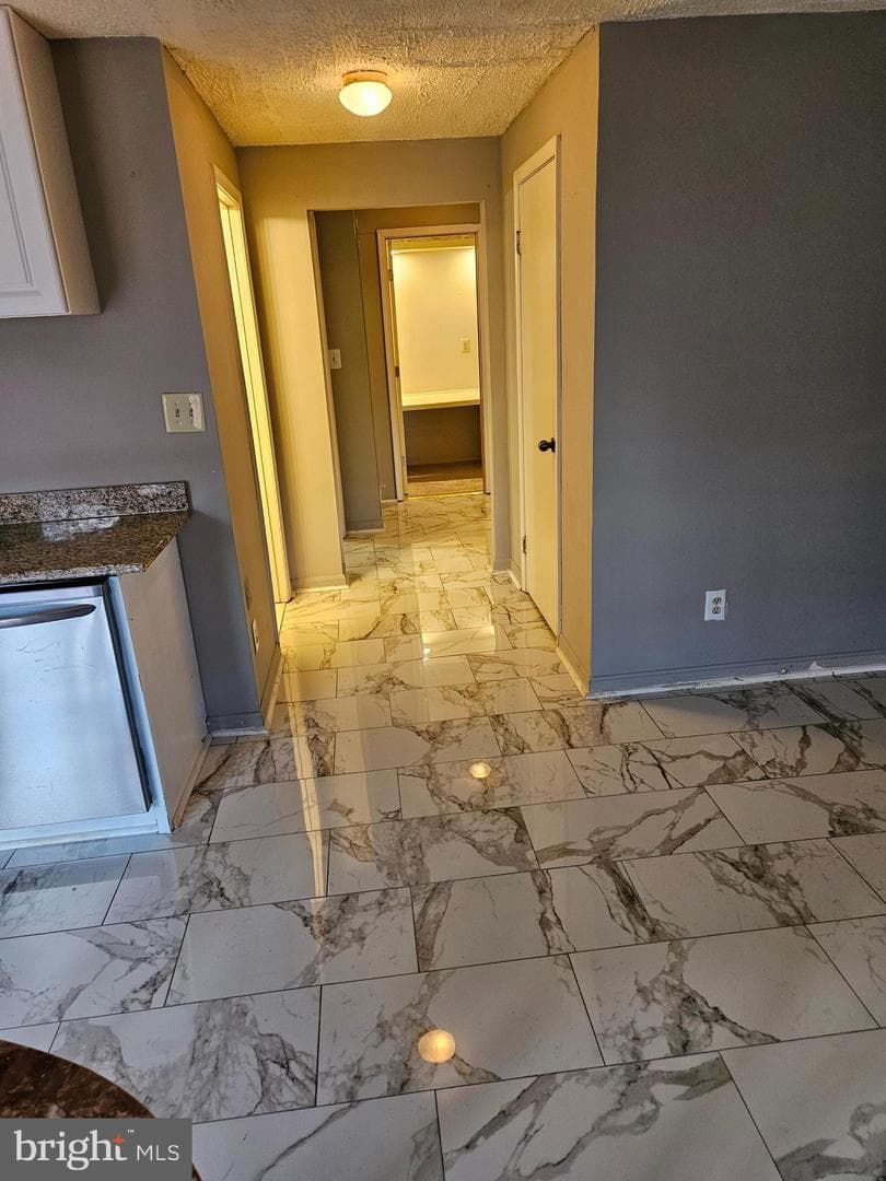 8627 Point Of Woods Drive photo 18