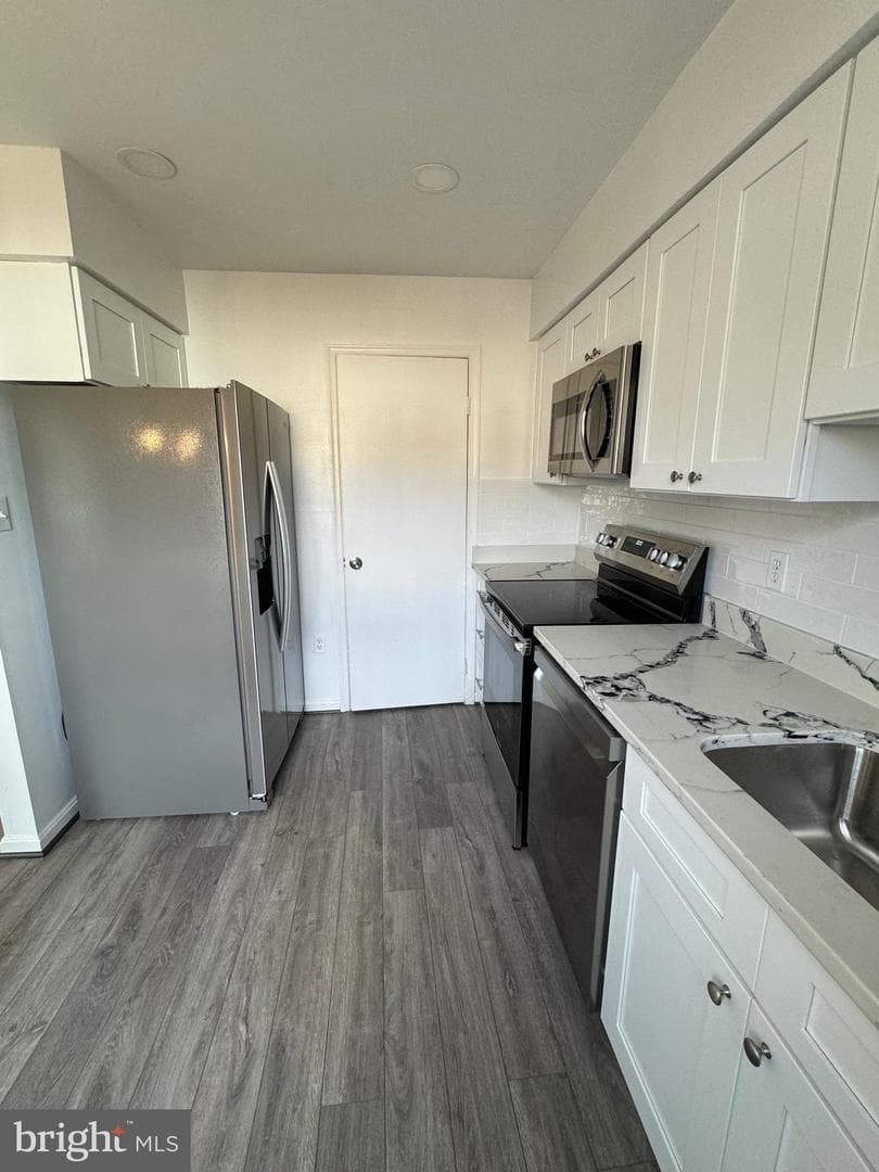 8704 Ditmars Court photo 4