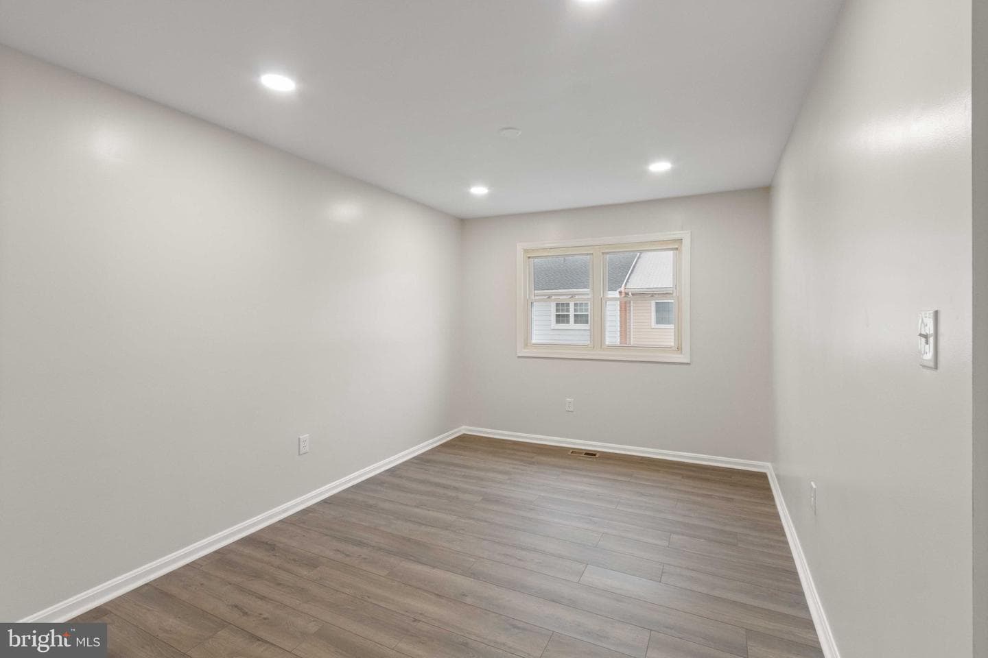 9155 Laurelwood Court photo 16