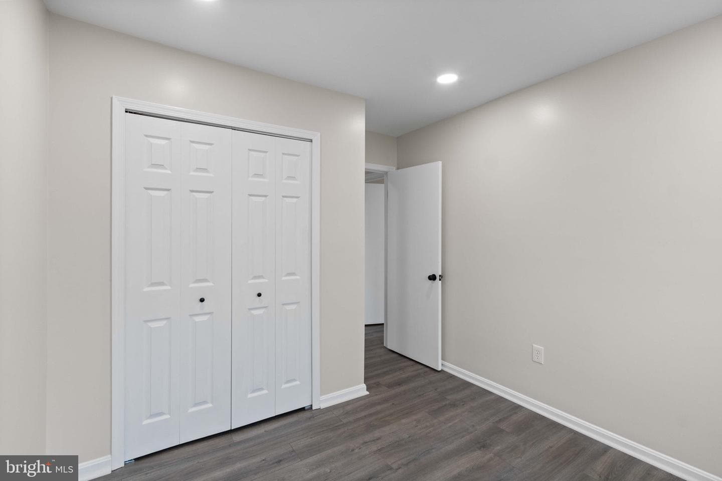 9155 Laurelwood Court photo 17