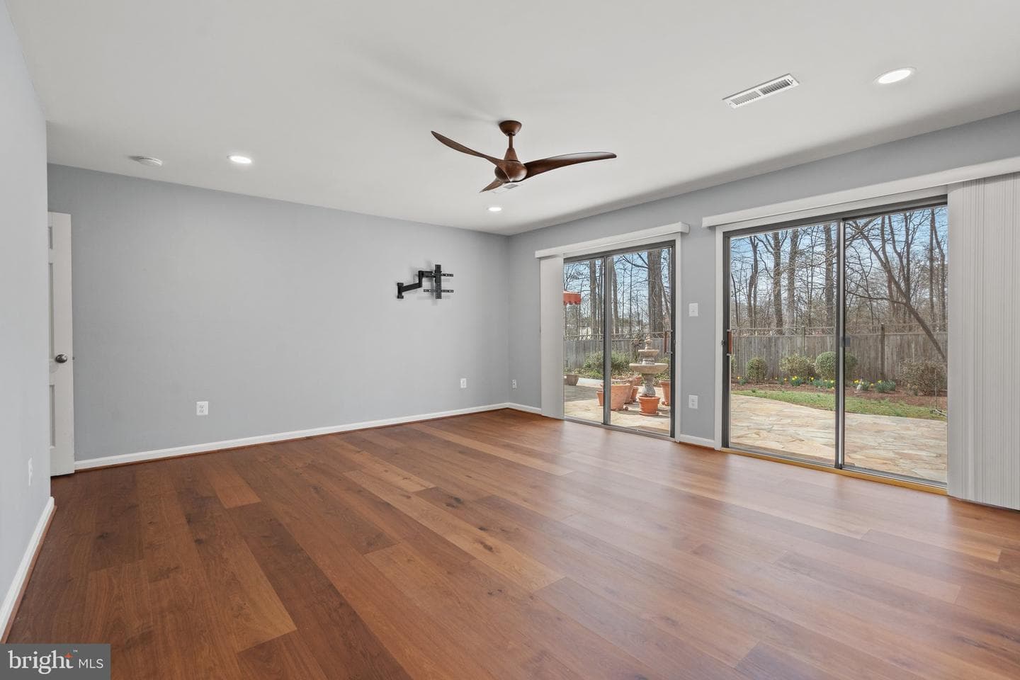 8895 Bond Court photo 28