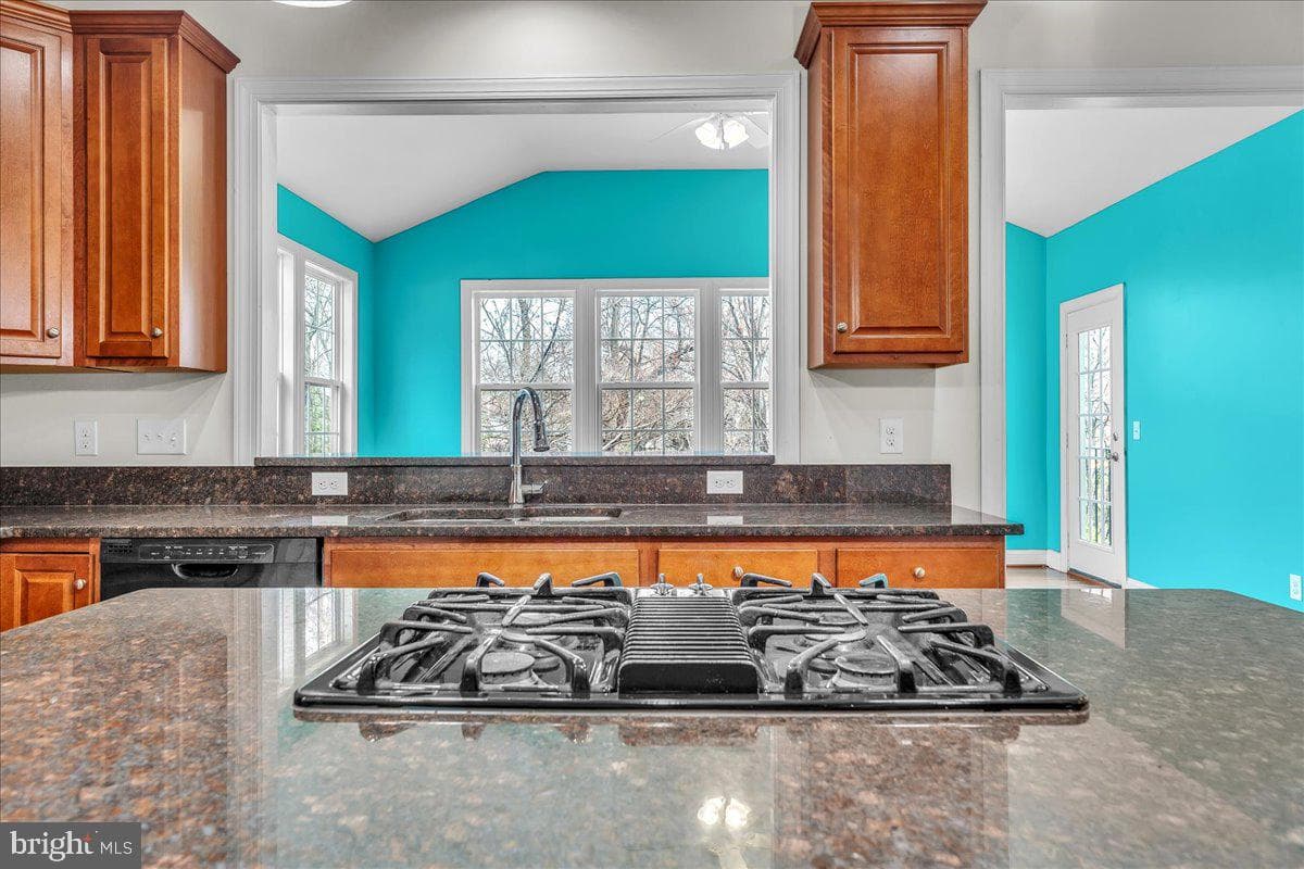 9588 Clover Hill Road photo 15