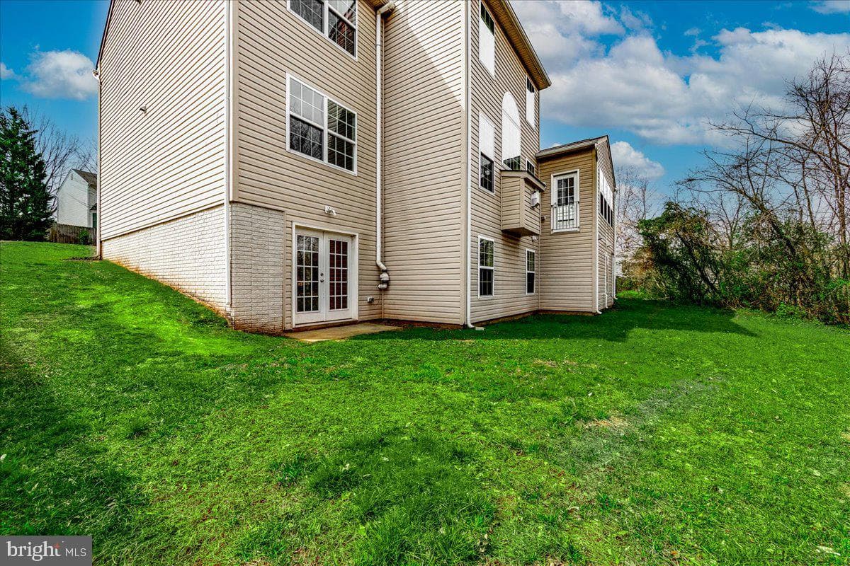 9588 Clover Hill Road photo 2