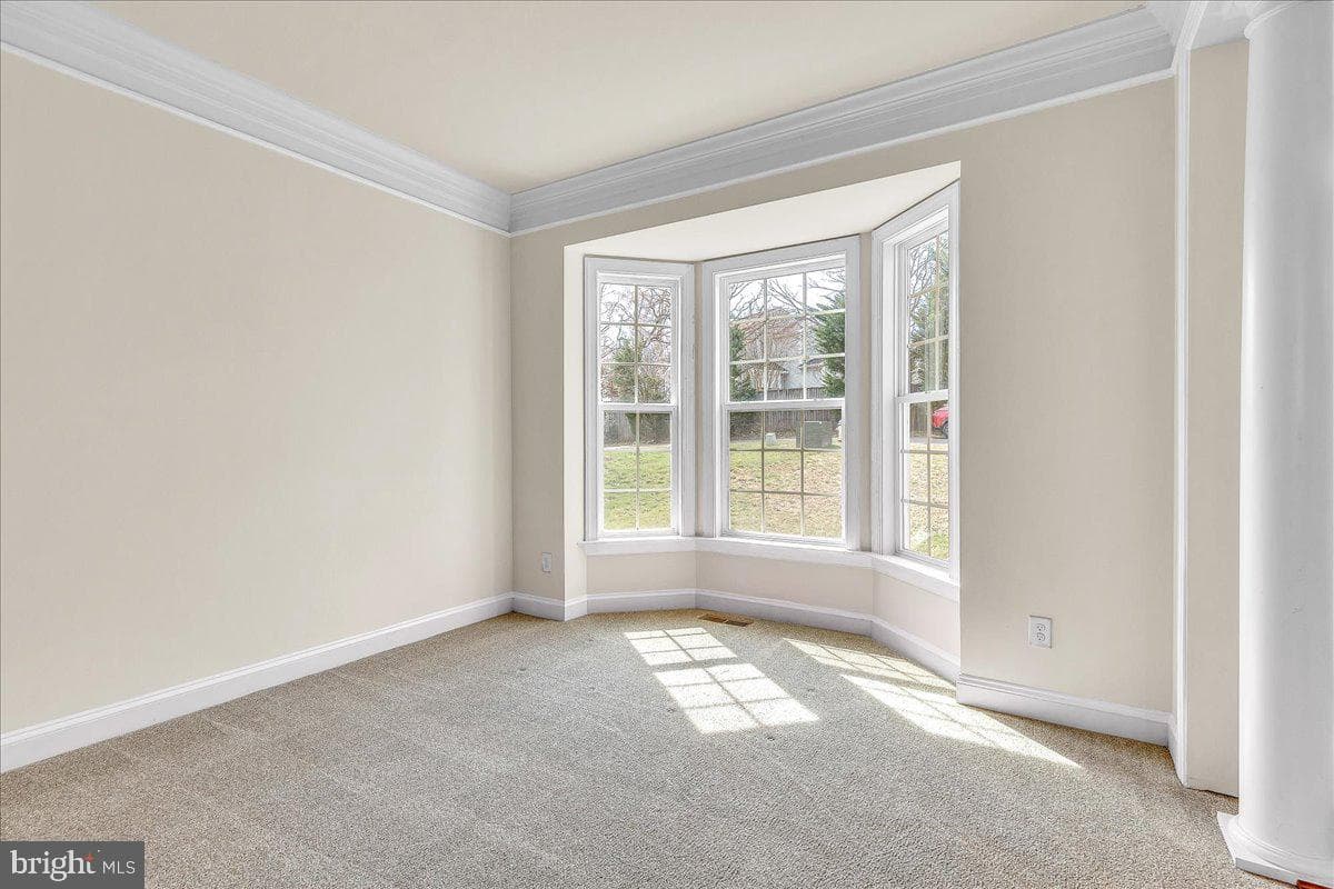 9588 Clover Hill Road photo 5
