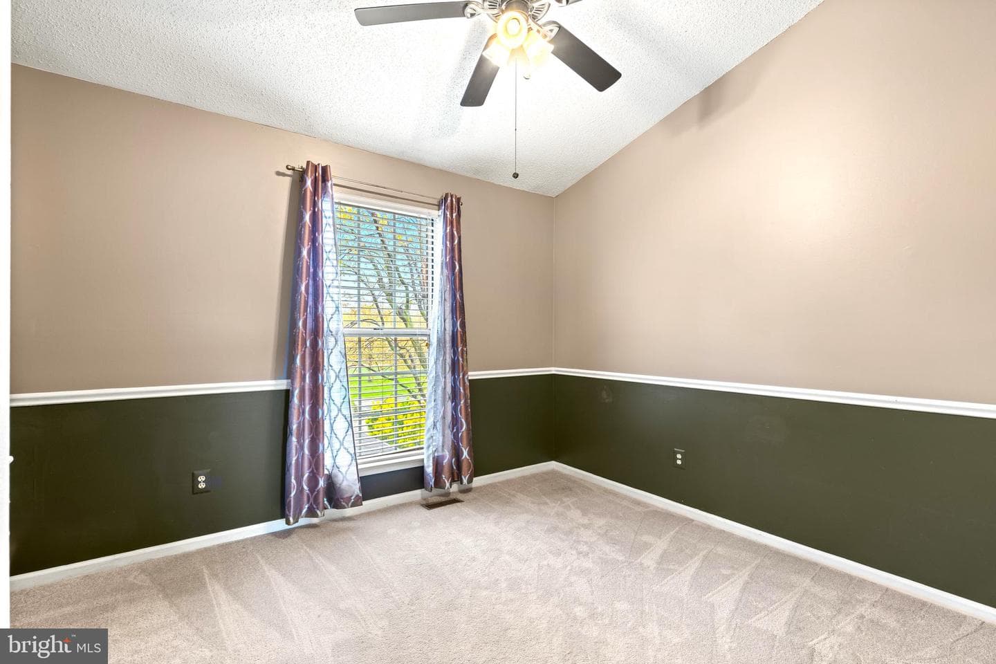 9553 Oakenshaw Drive photo 24