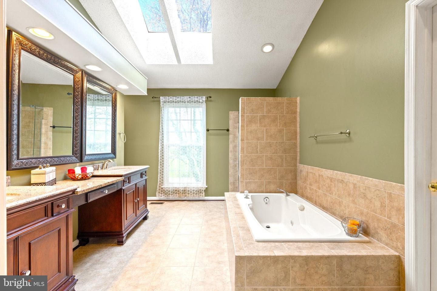 9553 Oakenshaw Drive photo 34