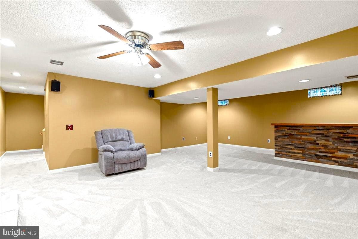 9553 Oakenshaw Drive photo 38