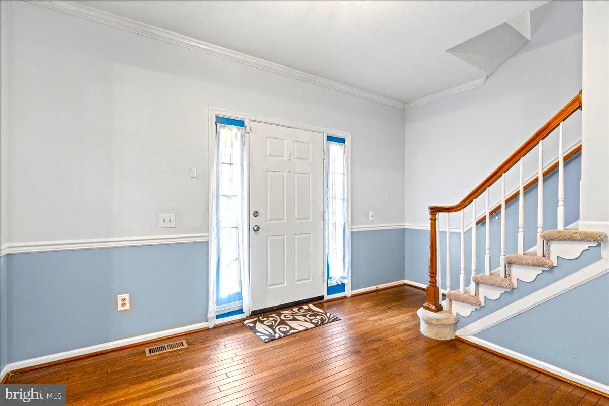 9553 Oakenshaw Drive photo 5