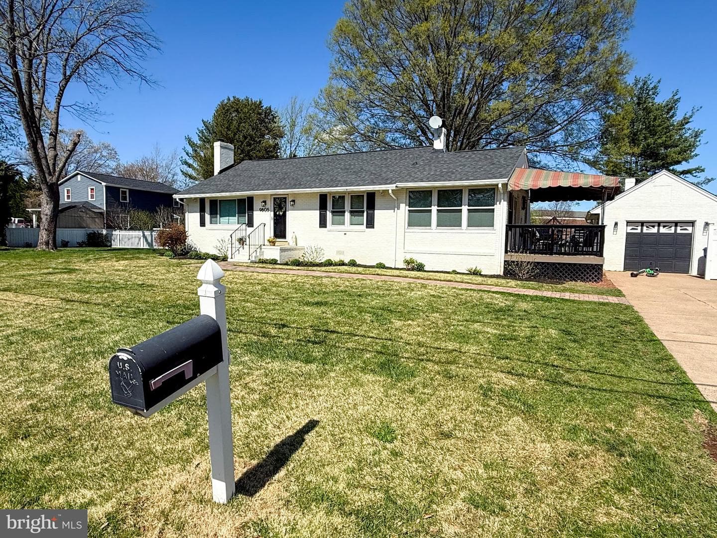 9805 Hutchison Lane photo 2