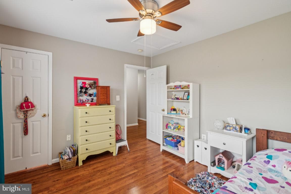 8645 Adrienne Place photo 20