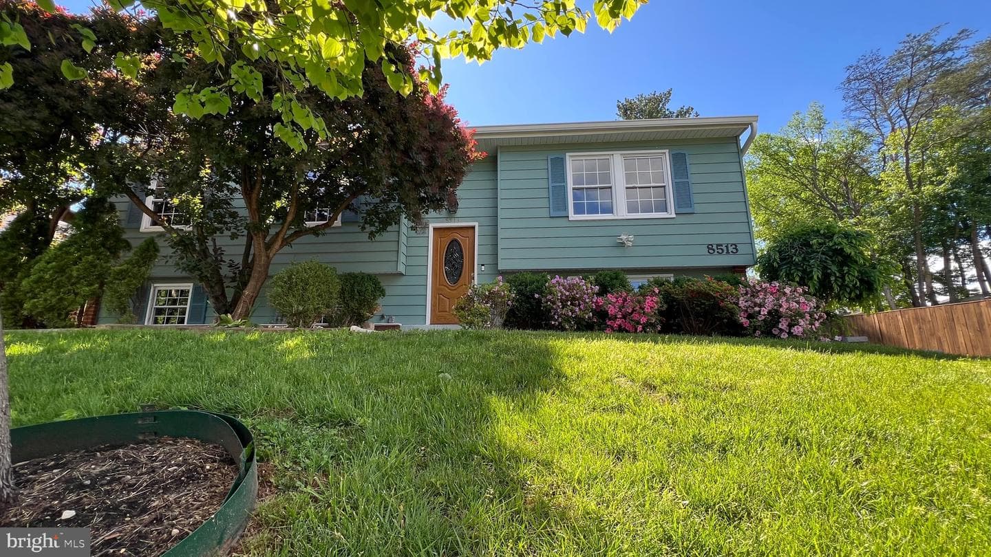 8513 Cavalry Lane photo 4