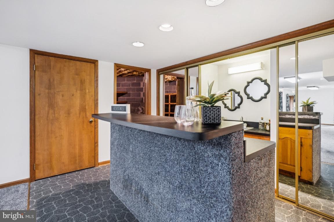 9601 Gladstone Street photo 35