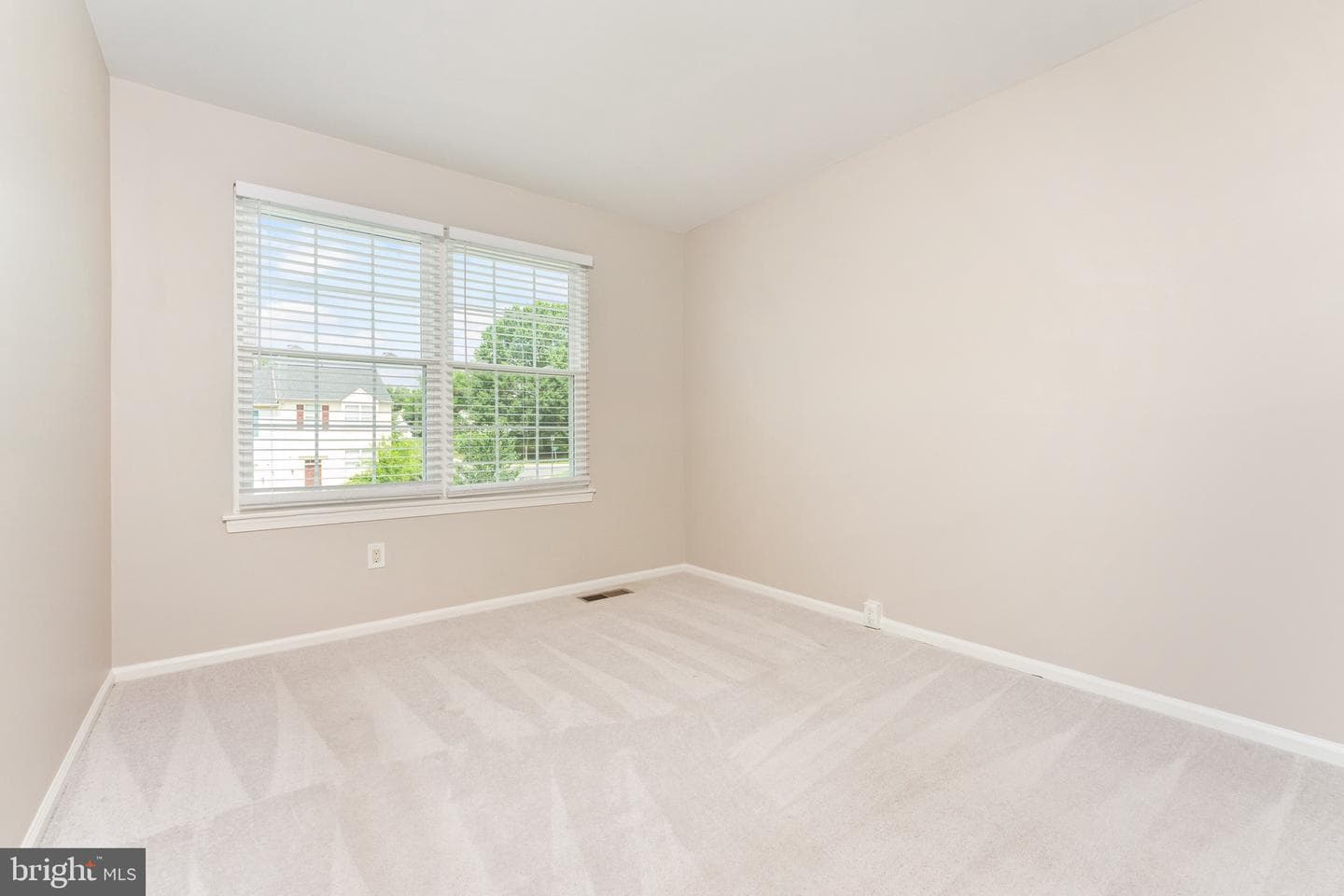 8761 Deblanc Place photo 21