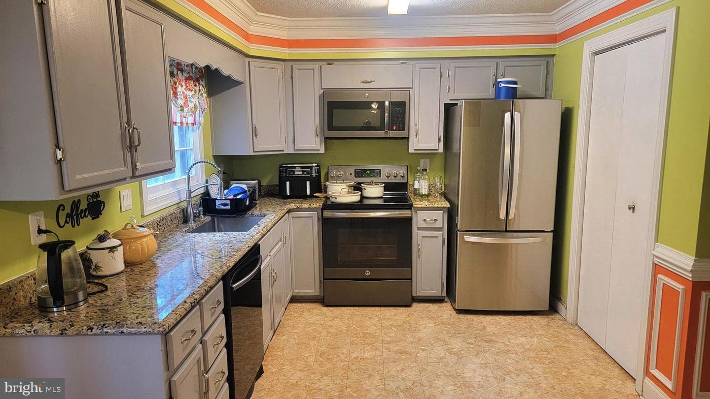 9058 Old Hickory Court photo 3