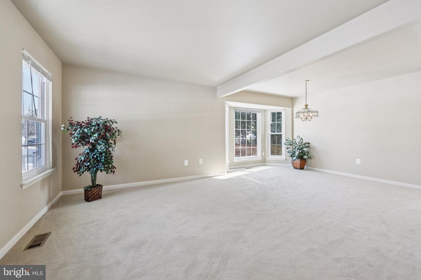 9395 Cloverhill Court photo 13