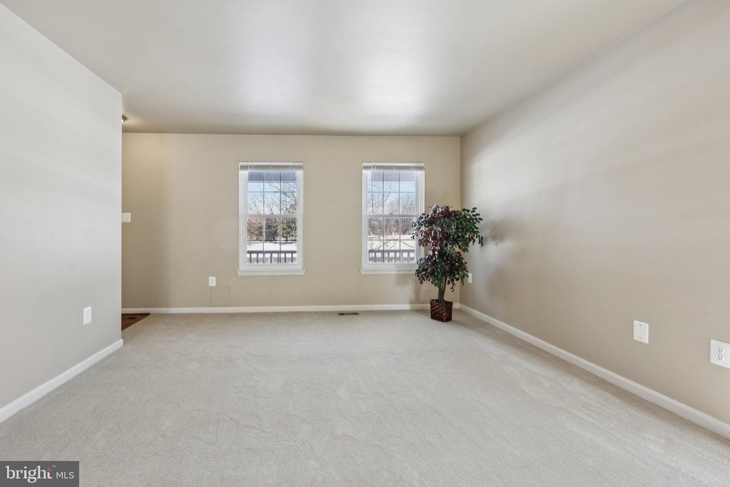 9395 Cloverhill Court photo 16