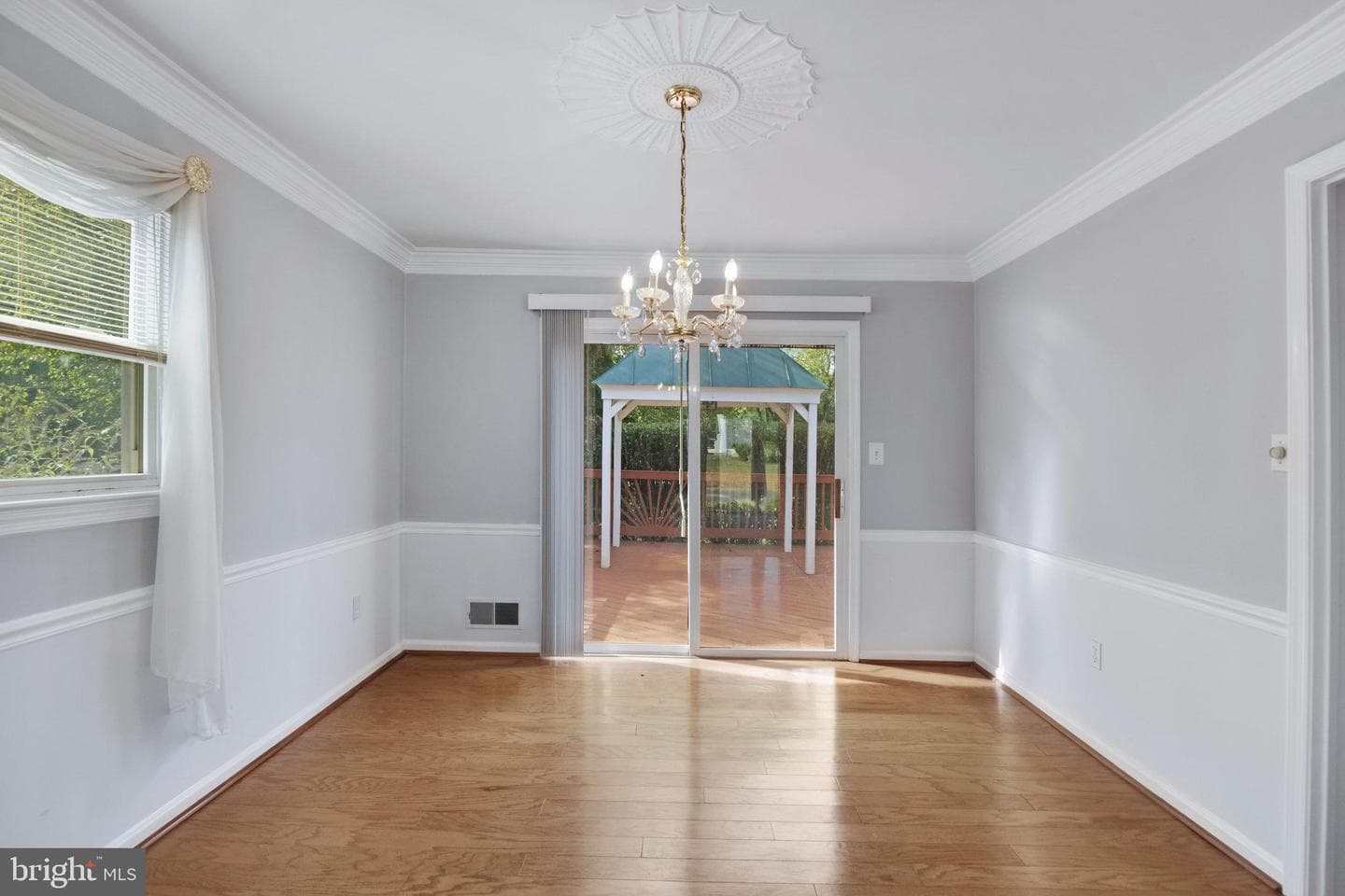 9511 Park Street photo 10